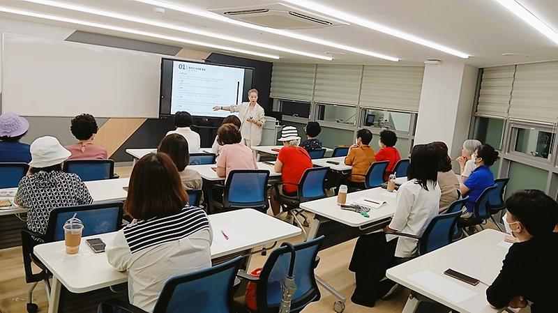 2024년 여름방학특강 「마흔 전에 읽는 철학, 니체 」 사진