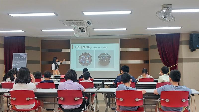 [송림도서관 독서의달 행사] 나전칠기 자개 그립톡 사진